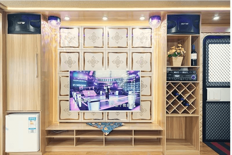 房車(chē)潮惠玩丨首個(gè)模塊化定制拖掛房車(chē)“闖”進(jìn)“世界工廠”,厲害了!